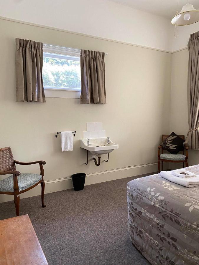 Whangamomona Hotel Stratford Extérieur photo